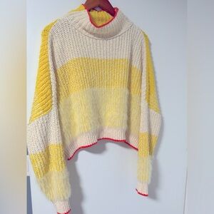 Free people crop sweater size small. Great shape, no damage.